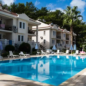 2 Bedroom Modern By The Forest With Pool Apartment